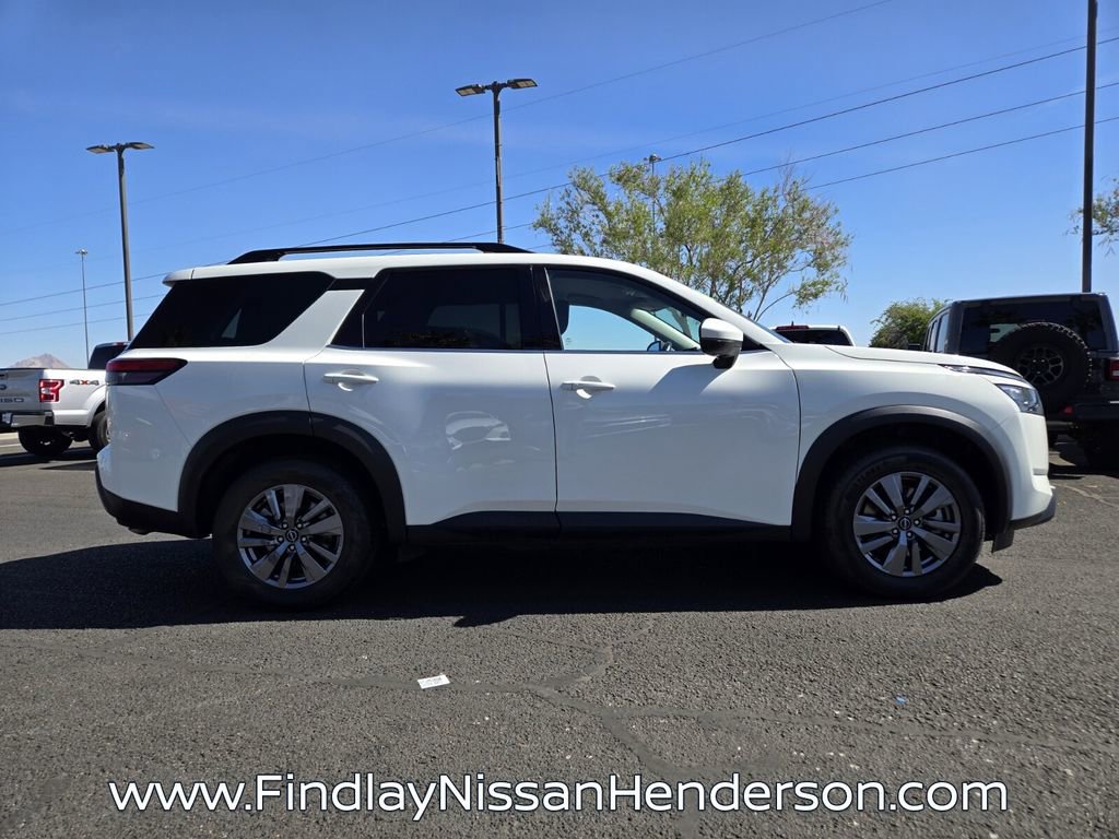 Used 2025 Nissan Pathfinder SV image 7