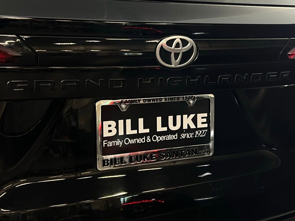 Used 2025 Toyota Grand Highlander AWD image 33