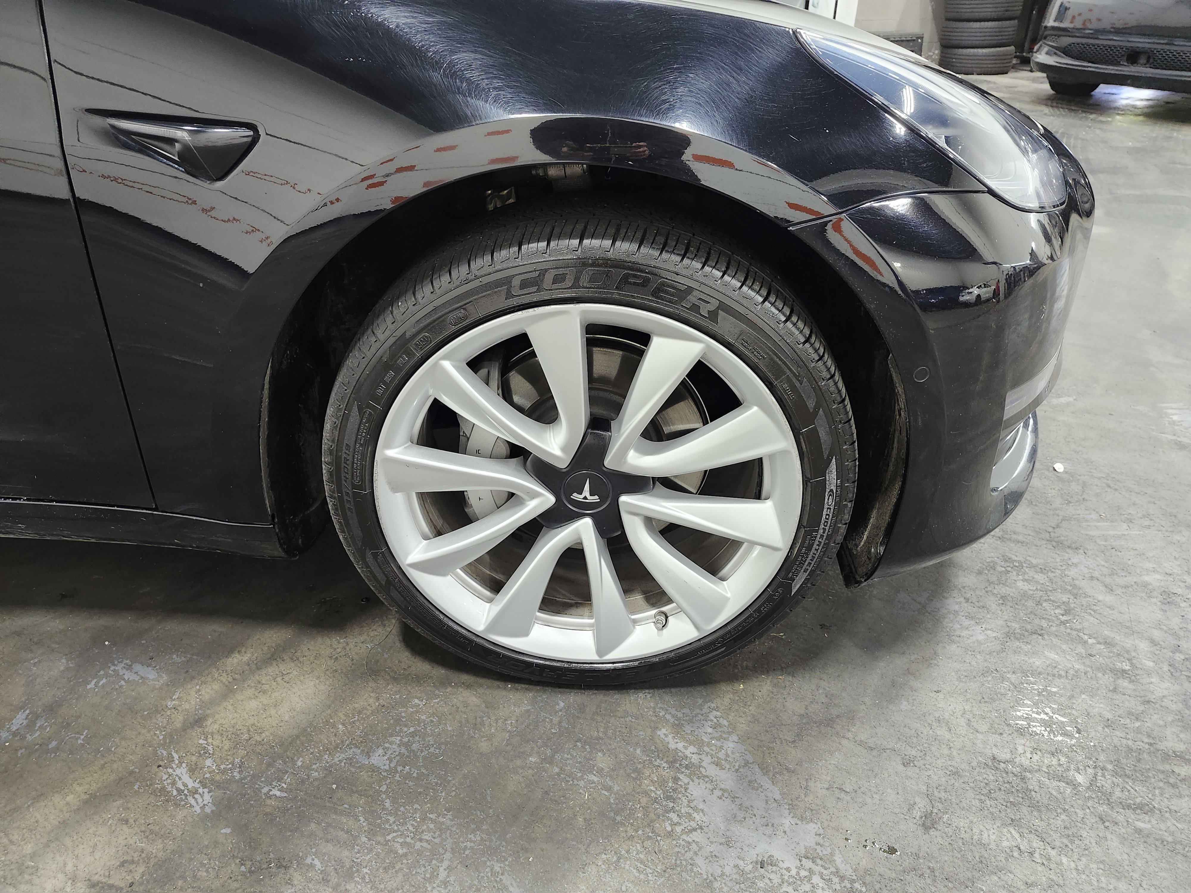 Used 2019 Tesla Model 3 Standard Range image 11