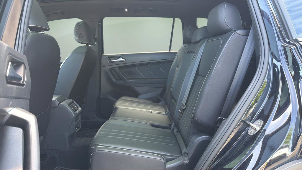 Used 2022 Volkswagen Tiguan SE R-Line FWD image 17