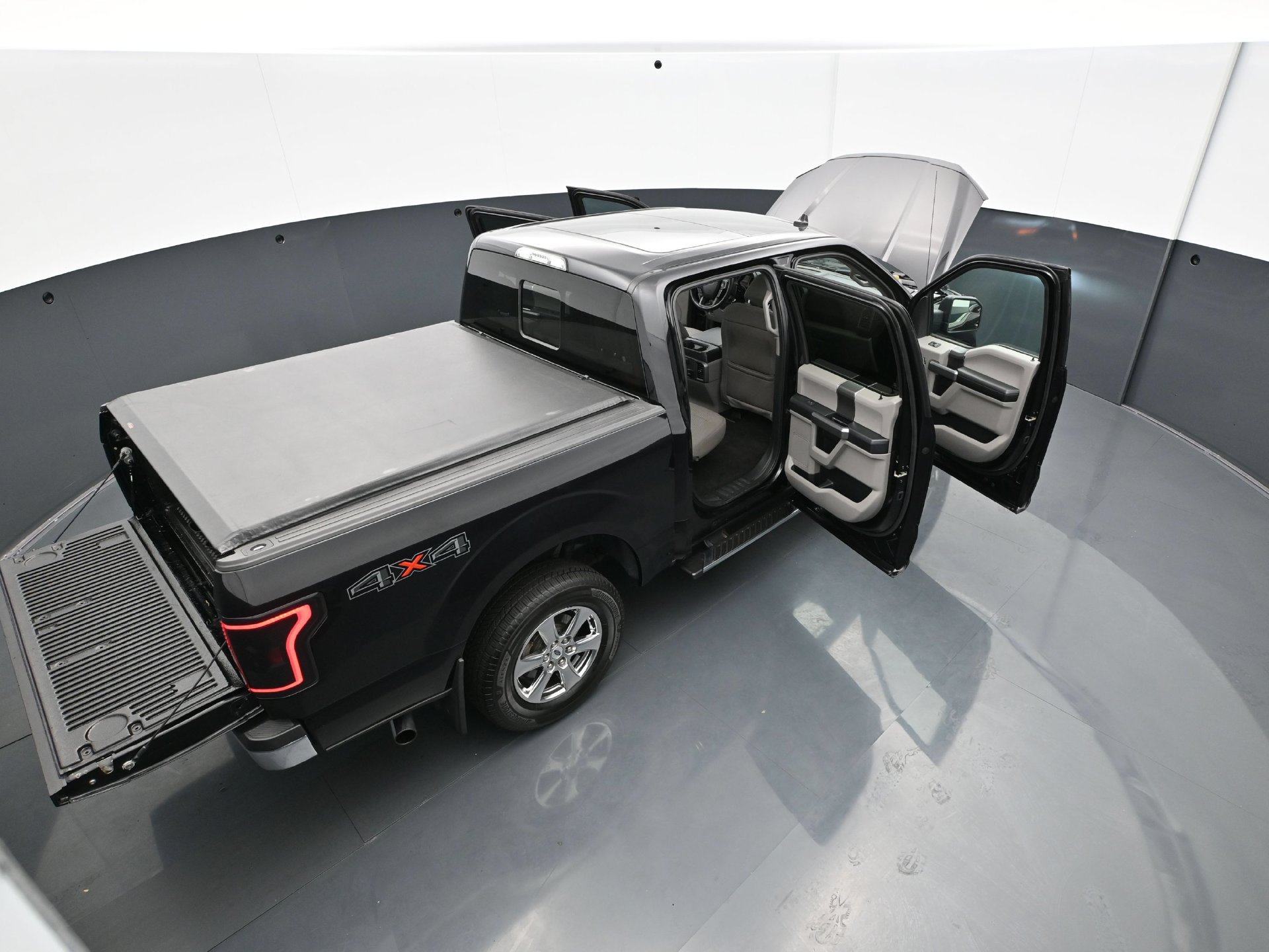 Used 2019 Ford F150 XLT w/ Equipment Group 302A Luxury AWD/4WD image 47
