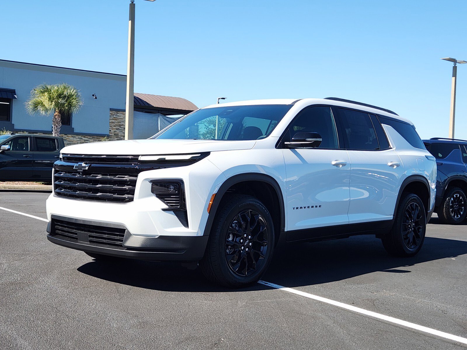 New 2026 Chevrolet Traverse LT w/ Midnight/Sport Edition image 2
