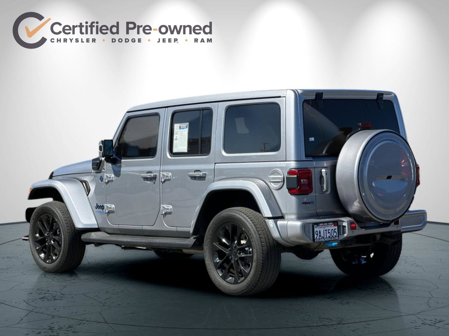 Used 2021 Jeep Wrangler Unlimited Sahara AWD/4WD image 6