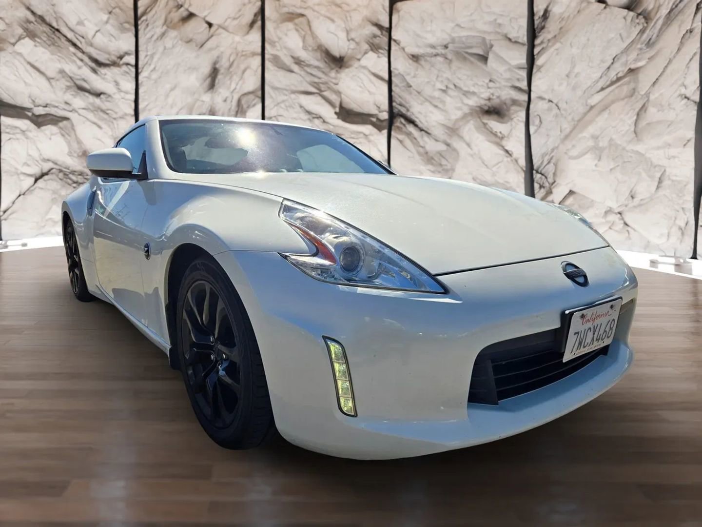 Used 2016 Nissan 370Z Coupe image 3