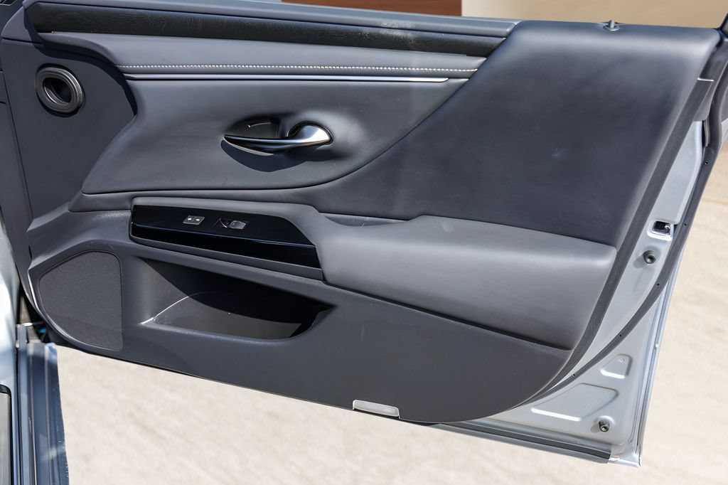 Used 2024 Lexus ES 350 w/ Premium Package FWD image 28
