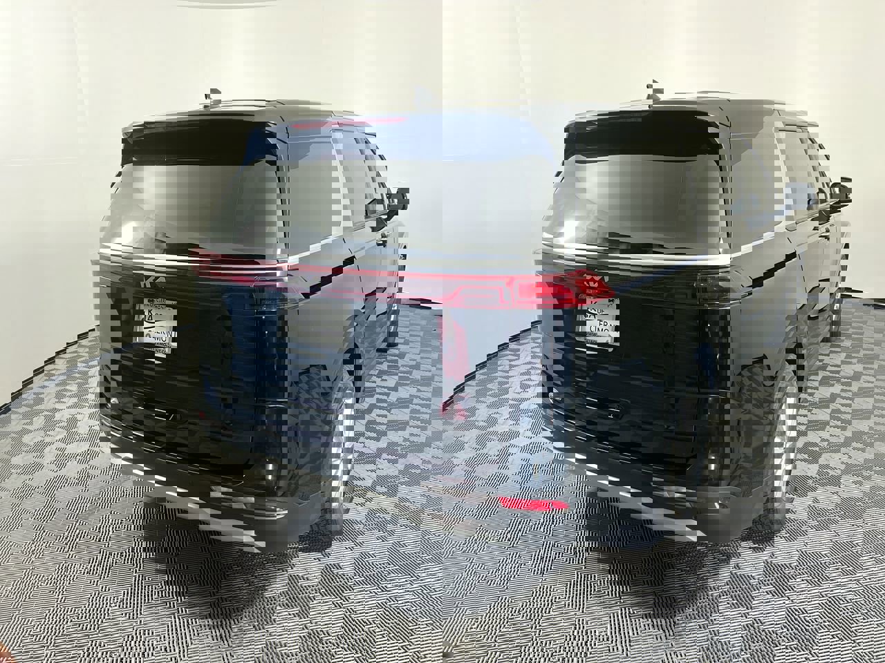 Used 2023 Kia Carnival LX image 3