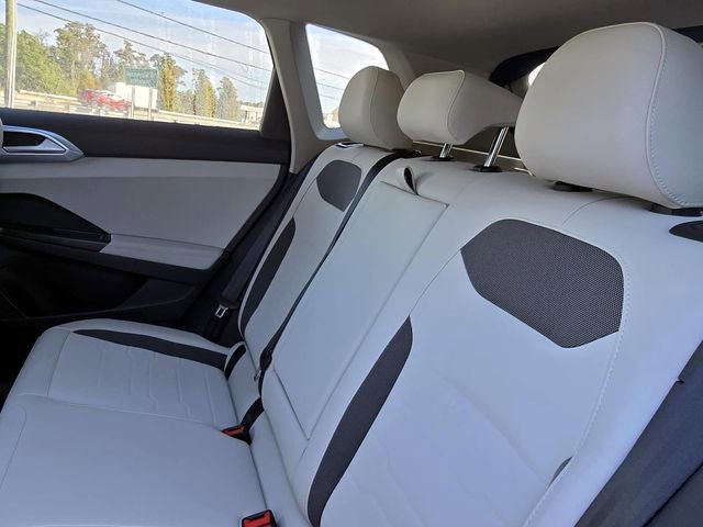 New 2025 Volkswagen Taos SE image 32