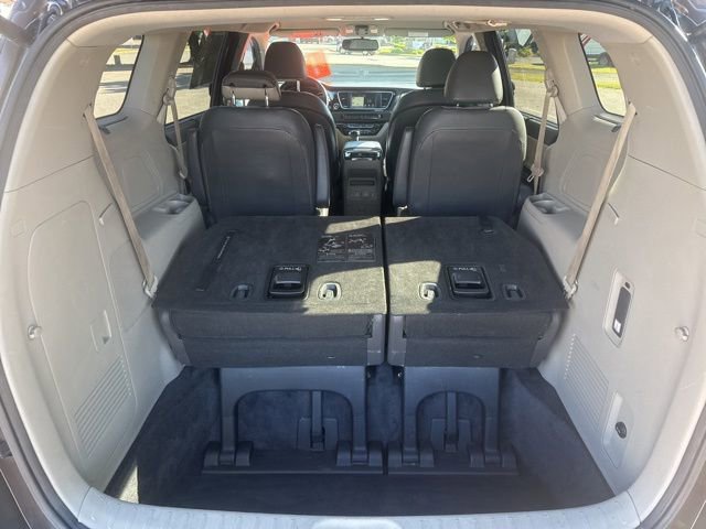 Used 2016 Kia Sedona SX image 17
