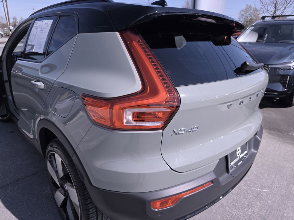 Used 2023 Volvo XC40 Recharge Ultimate w/ Protection Package Premier image 37