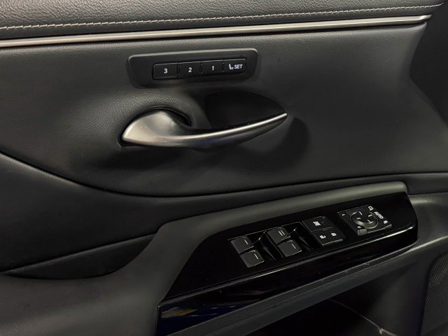 Used 2023 Lexus ES 300h F Sport image 33