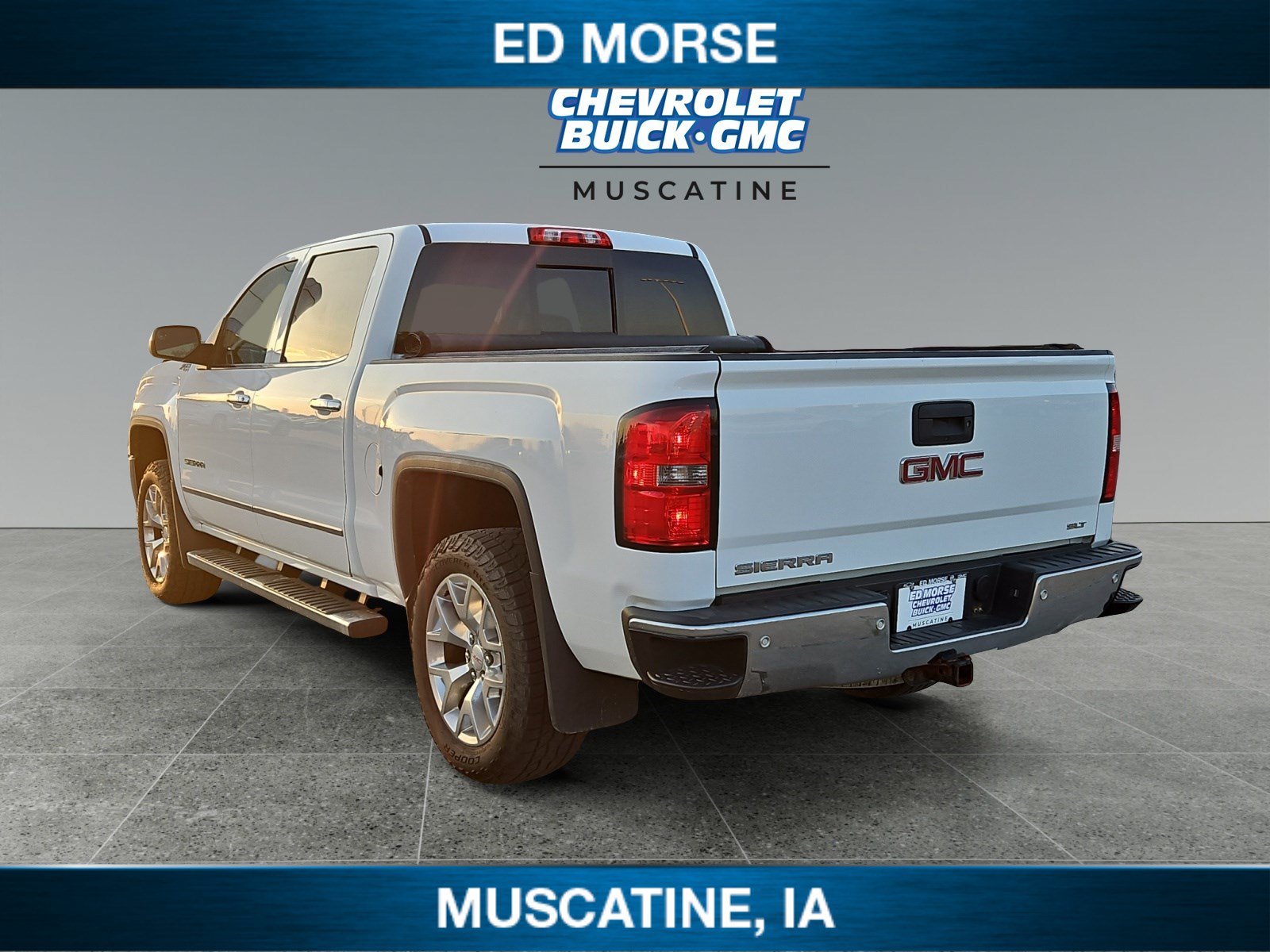 Used 2015 GMC Sierra 1500 SLT w/ SLT Crew Cab Value Package AWD/4WD image 3