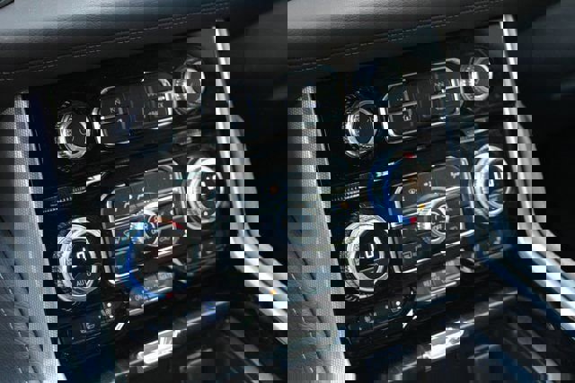 Used 2021 GMC Yukon Denali w/ Denali Premium Package image 28