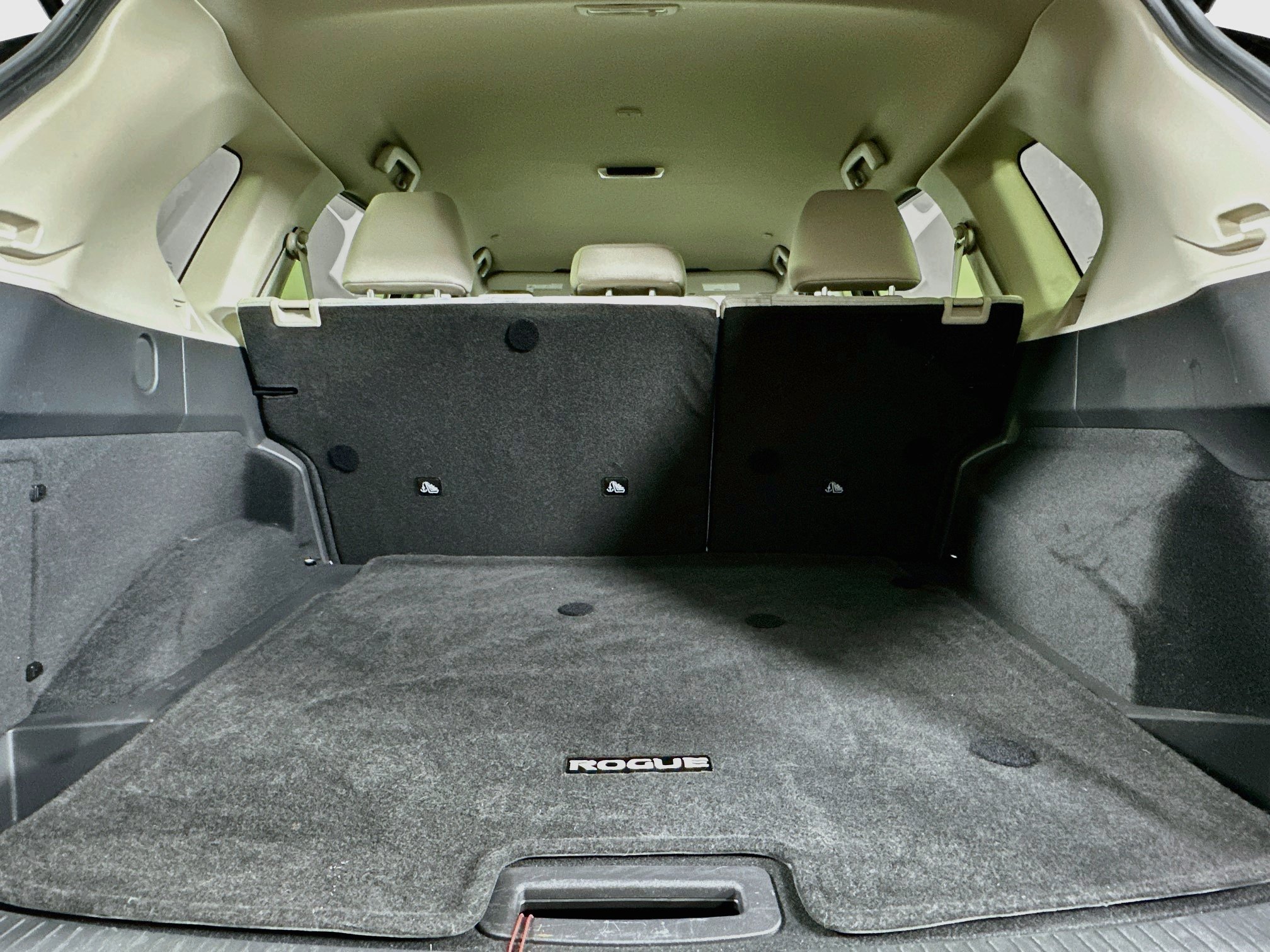 Used 2023 Nissan Rogue SV FWD image 28
