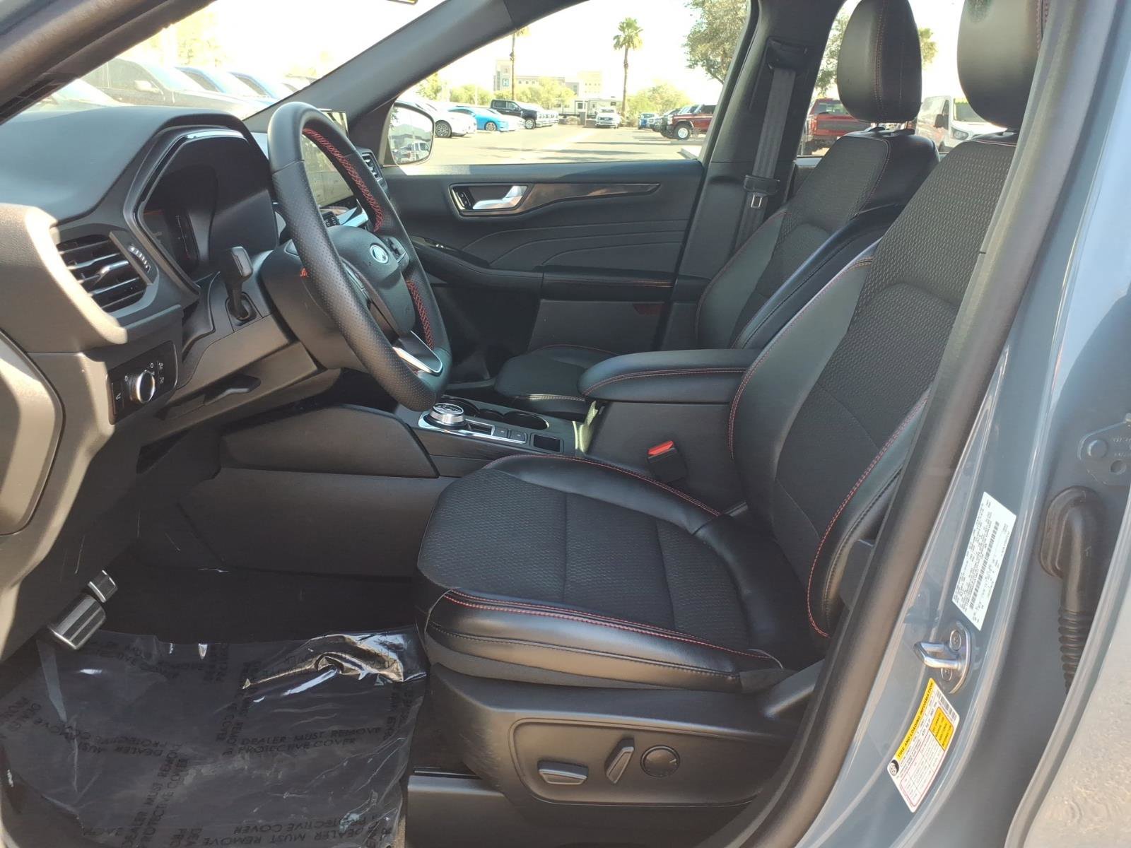 Used 2023 Ford Escape ST-Line w/ Tech Pack #1 FWD image 12