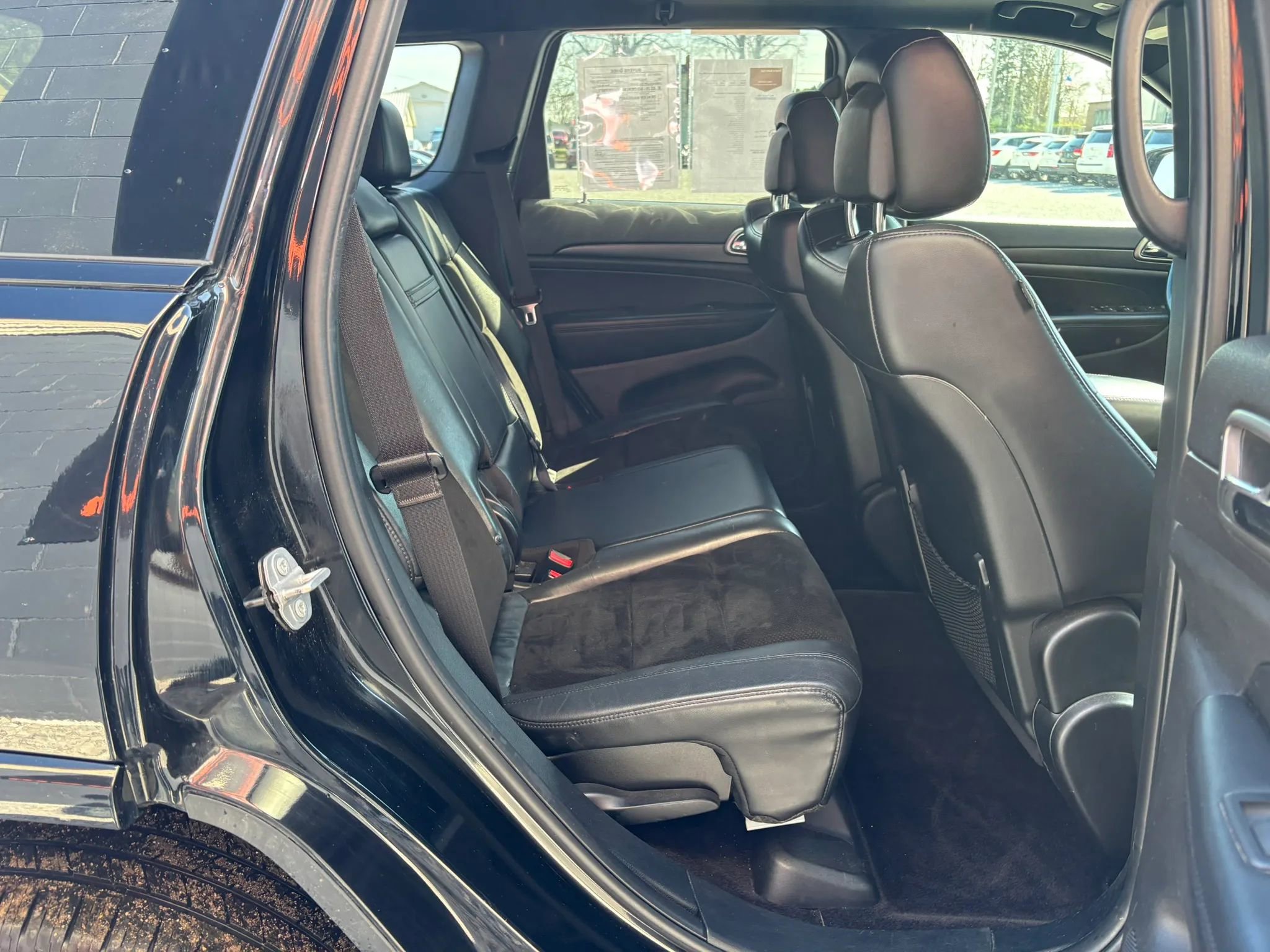Used 2017 Jeep Grand Cherokee Altitude AWD/4WD image 15