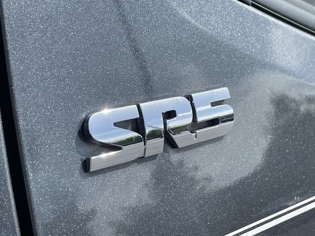 Used 2021 Toyota Tacoma SR5 RWD image 9