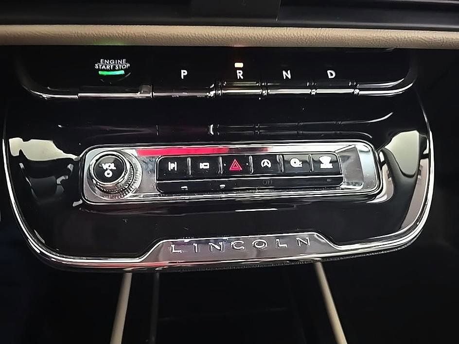 Used 2025 Lincoln Corsair AWD w/ Equipment Group 101A image 23