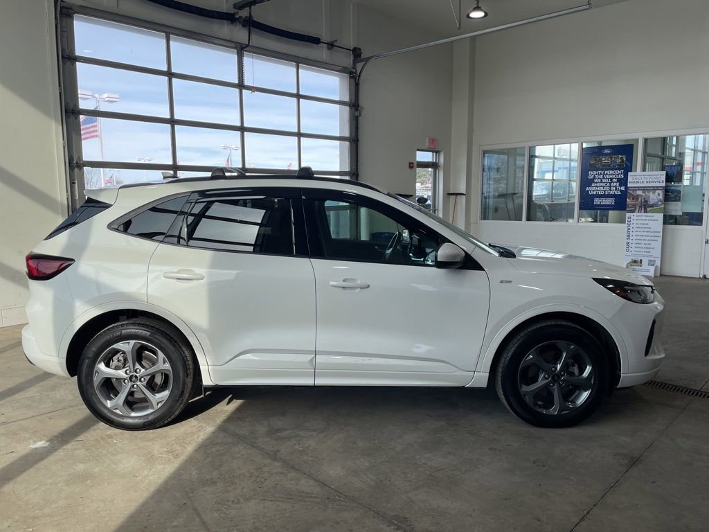 Certified 2024 Ford Escape ST-Line Select w/ Tech Pack #1 image 4
