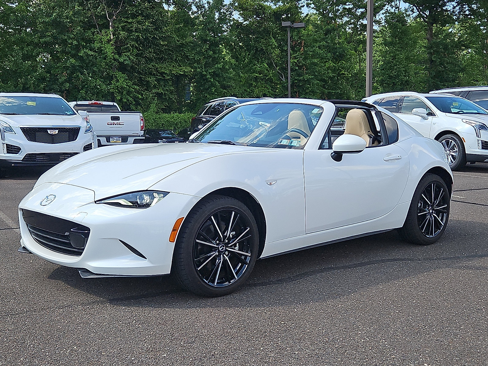 Used 2024 MAZDA MX-5 Miata RF Grand Touring RWD image 3