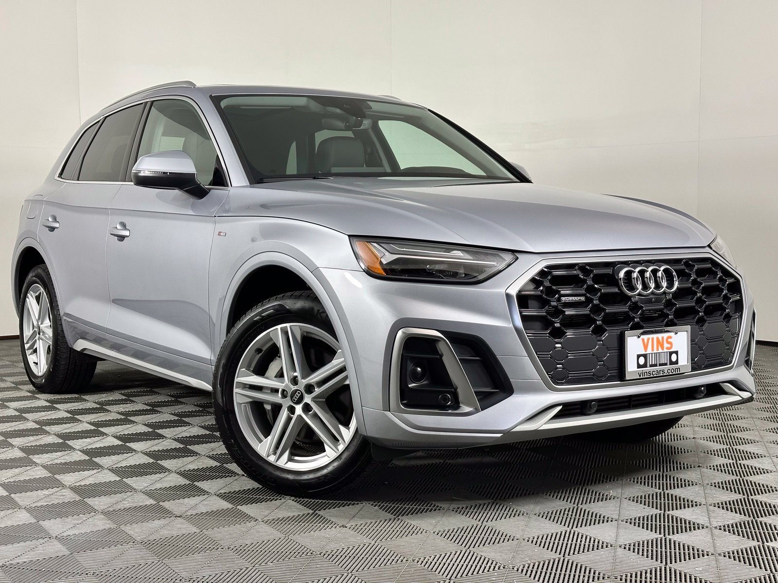Used 2024 Audi Q5 e Premium Plus