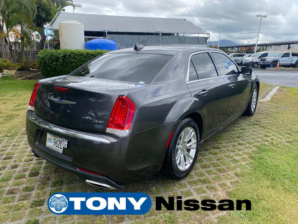 Used 2020 Chrysler 300 Touring L w/ Value Package RWD image 25