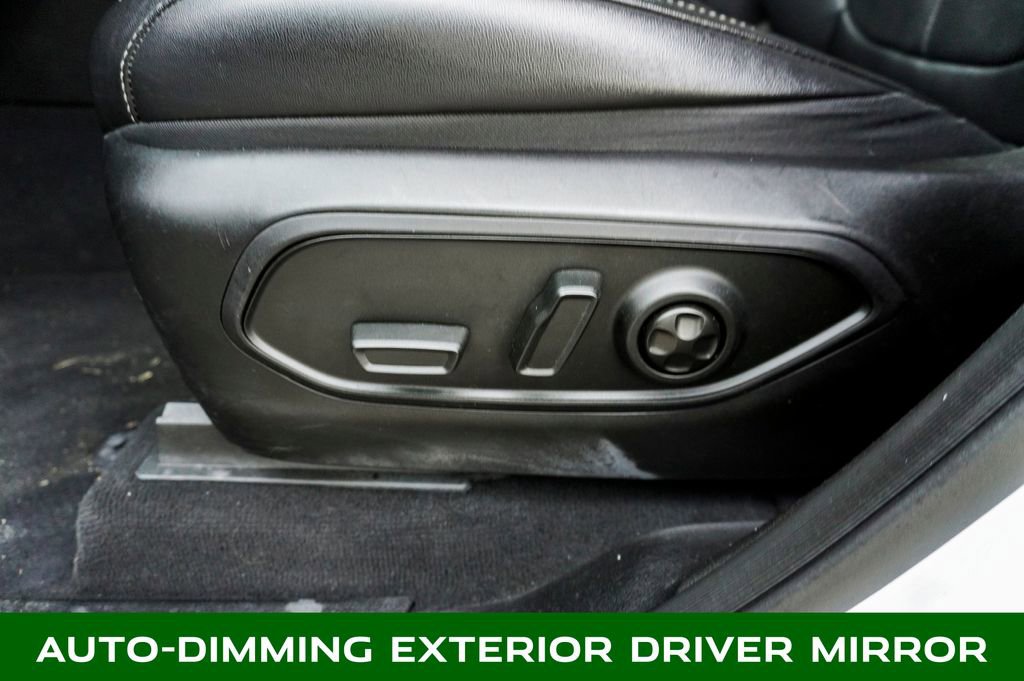 Used 2023 Jeep Grand Cherokee Limited w/ Luxury Tech Group II image 16