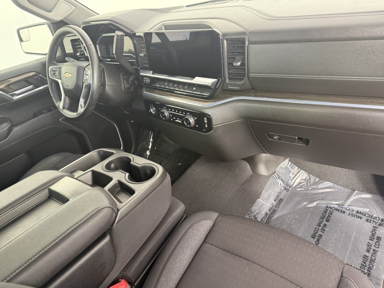 Used 2024 Chevrolet Silverado 1500 LT AWD/4WD image 11