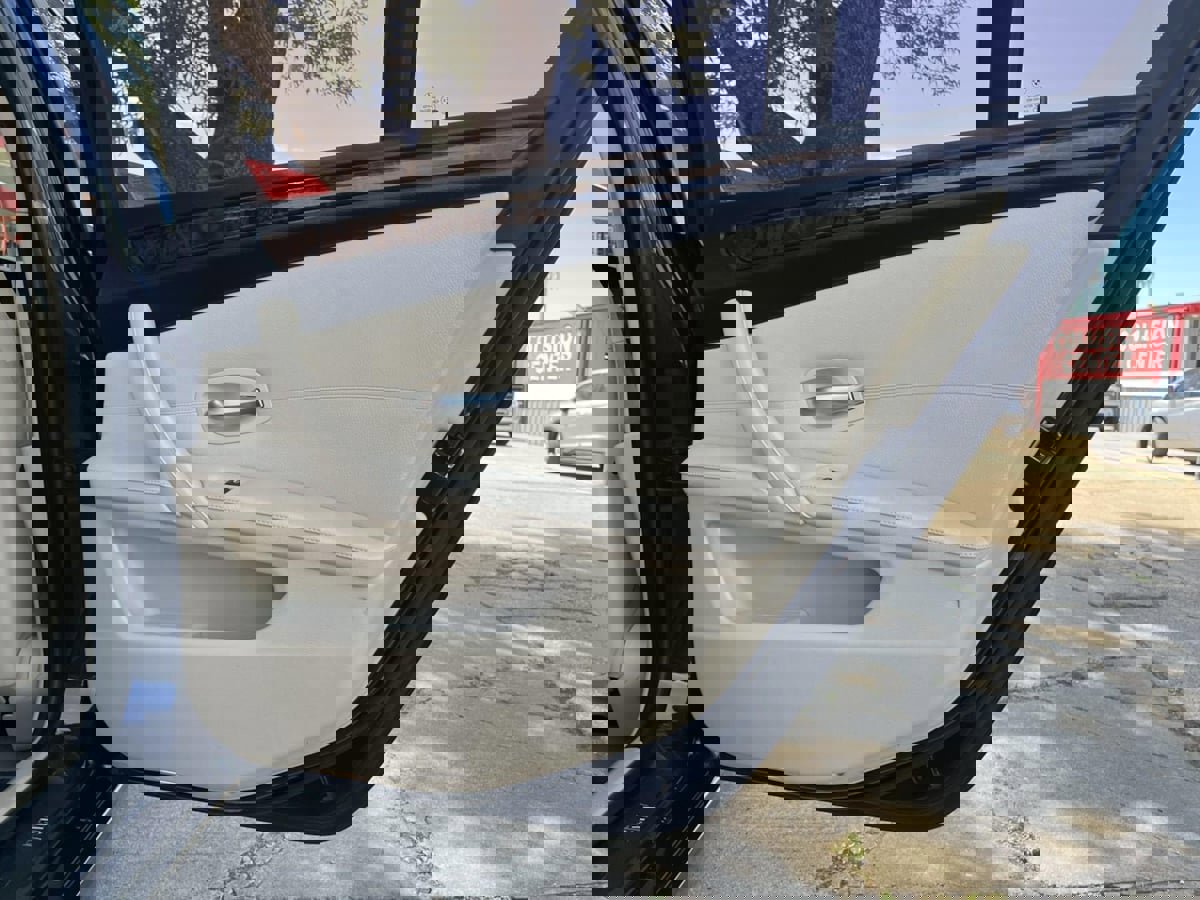 Used 2008 BMW 528xi Sedan image 25