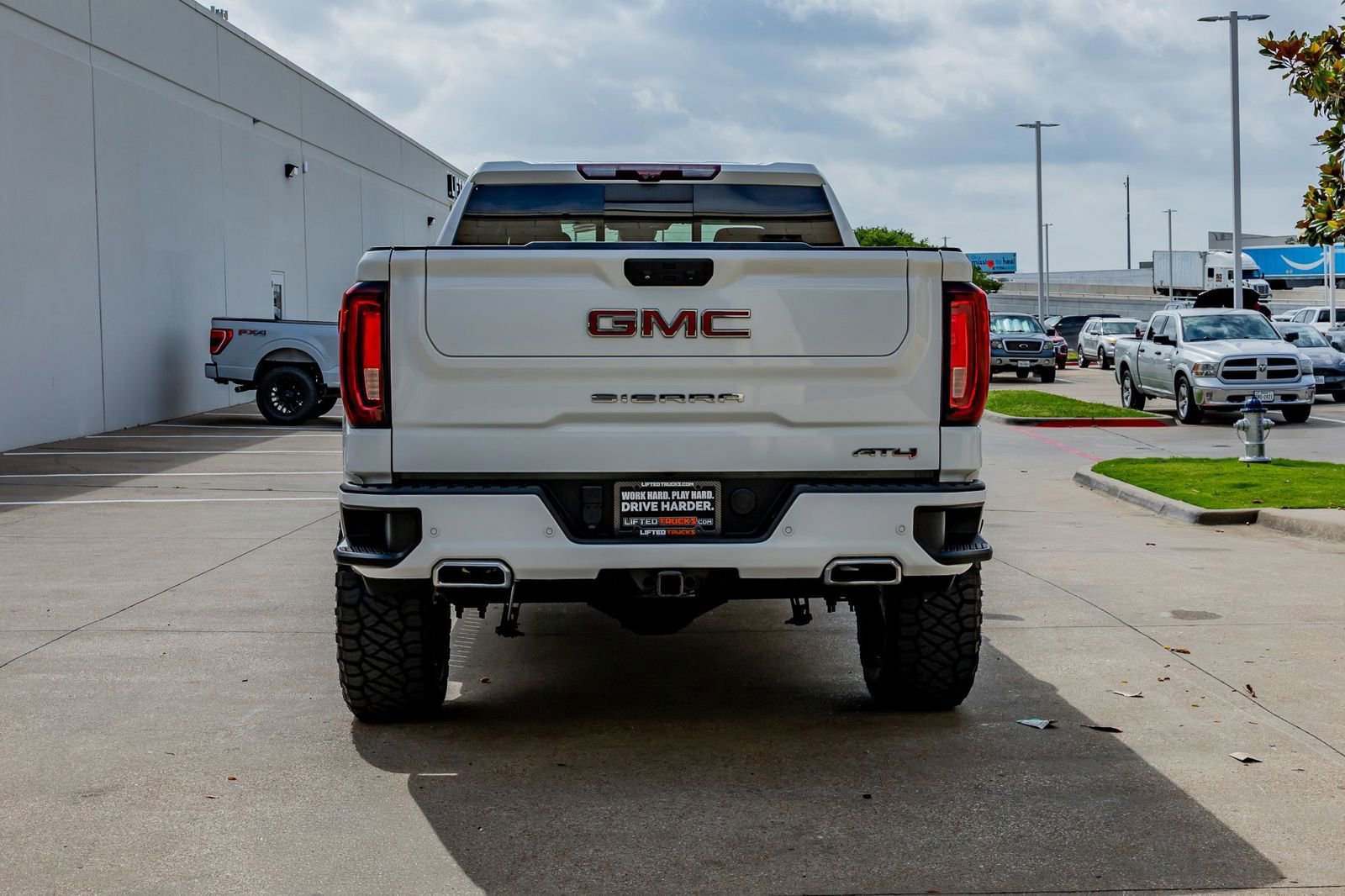 Used 2022 GMC Sierra 1500 AT4 w/ AT4 Premium Package AWD/4WD image 8