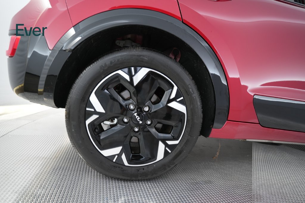 Used 2023 Kia Niro Wind FWD image 9