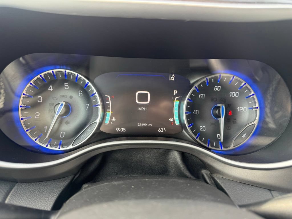 Used 2023 Chrysler Pacifica Touring-L FWD image 22