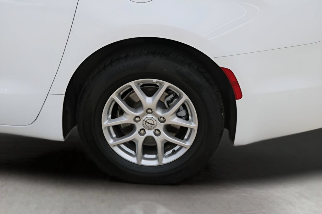 Used 2025 Chrysler Pacifica Select FWD image 9