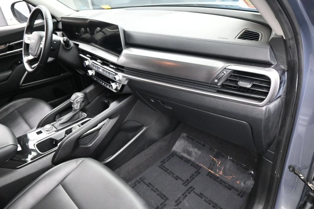 Used 2024 Kia Telluride LX FWD image 44
