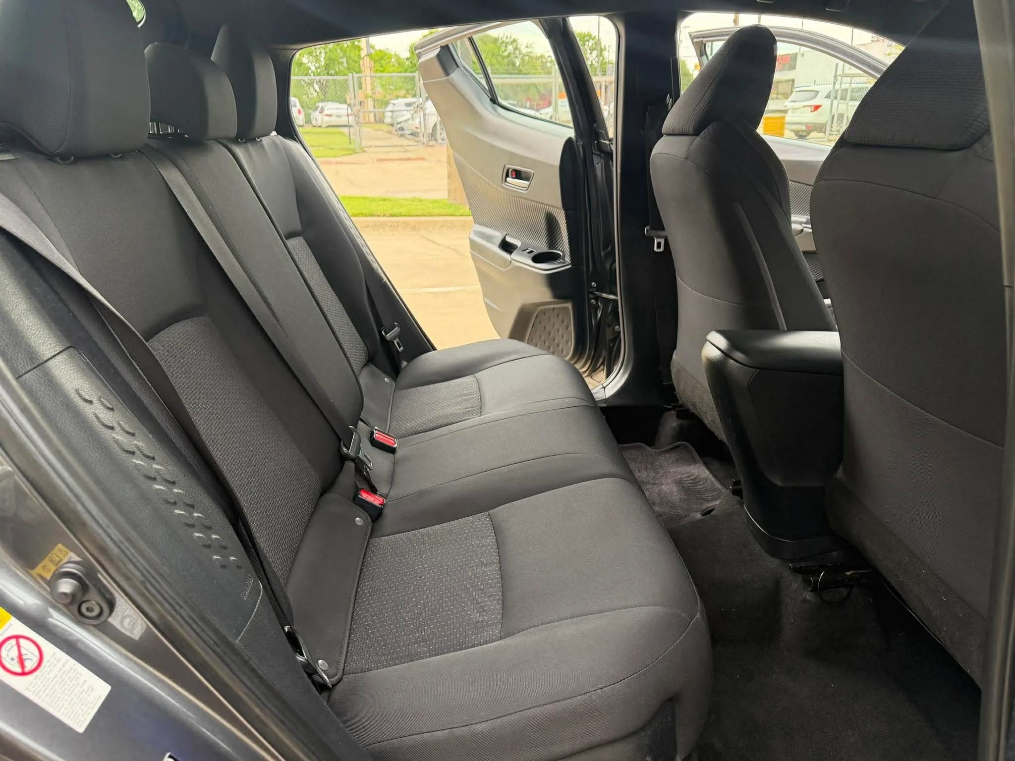 Used 2018 Toyota C-HR XLE FWD image 25