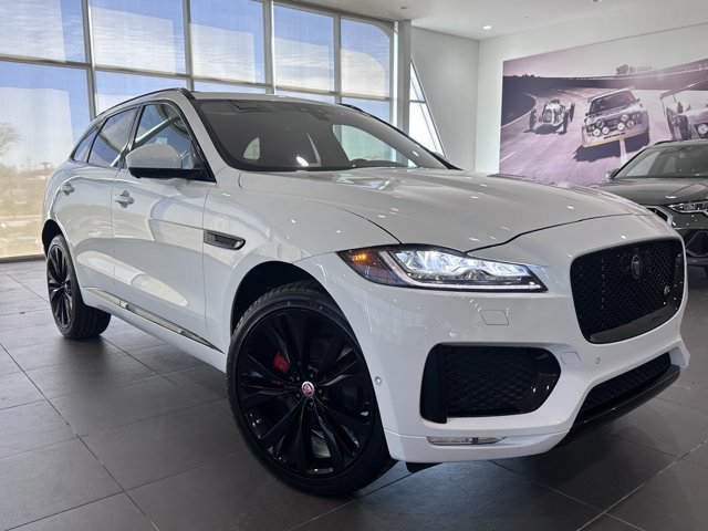 Used 2019 Jaguar F-PACE S image 2