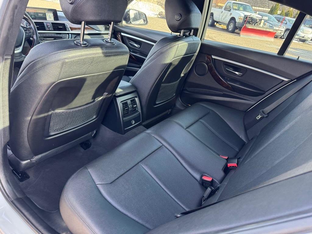 Used 2018 BMW 330i xDrive 330i xDrive Sedan w/ Convenience Package image 21