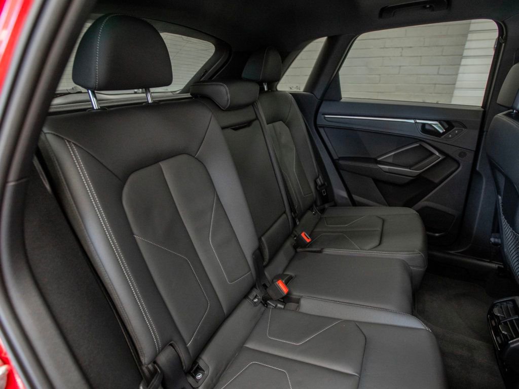 Used 2024 Audi Q3 2.0T Premium w/ Convenience Package image 25