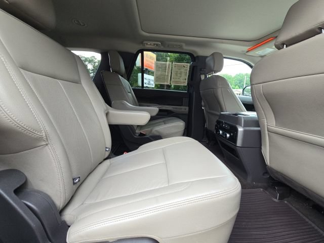 Used 2020 Ford Expedition XLT w/ Equipment Group 202A RWD image 16