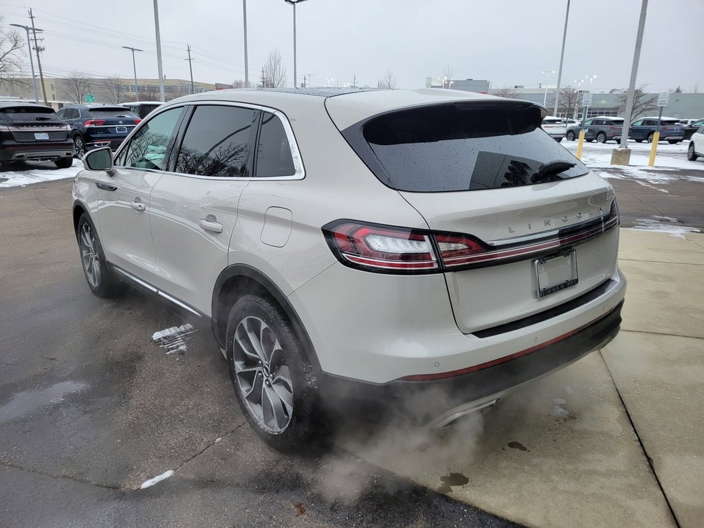 Used 2021 Lincoln Nautilus Reserve image 10