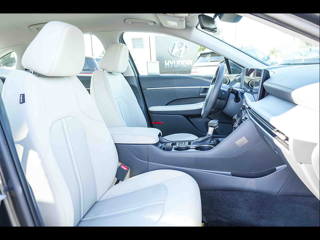 Certified 2025 Hyundai Sonata SE FWD image 18