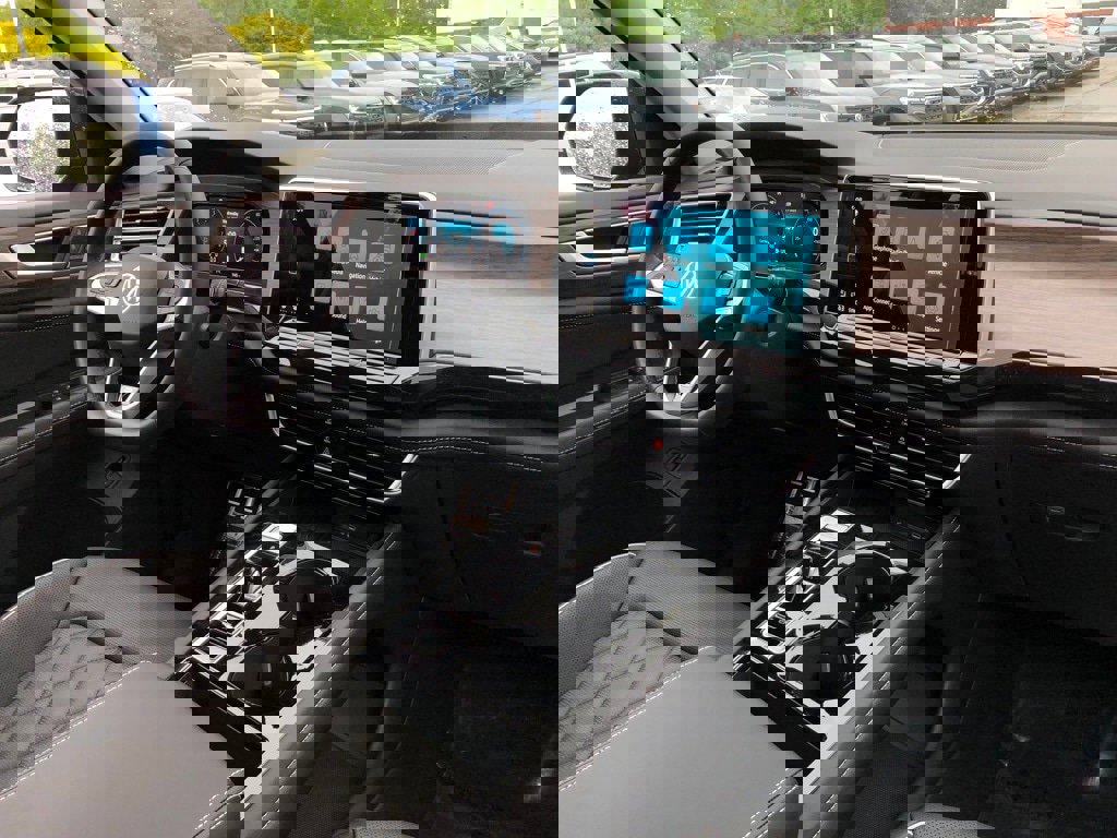 New 2025 Volkswagen Atlas SEL Premium R-Line image 18