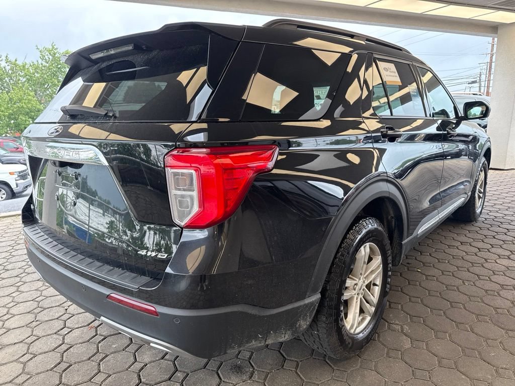 Certified 2023 Ford Explorer XLT w/ Equipment Group 202A AWD/4WD image 6