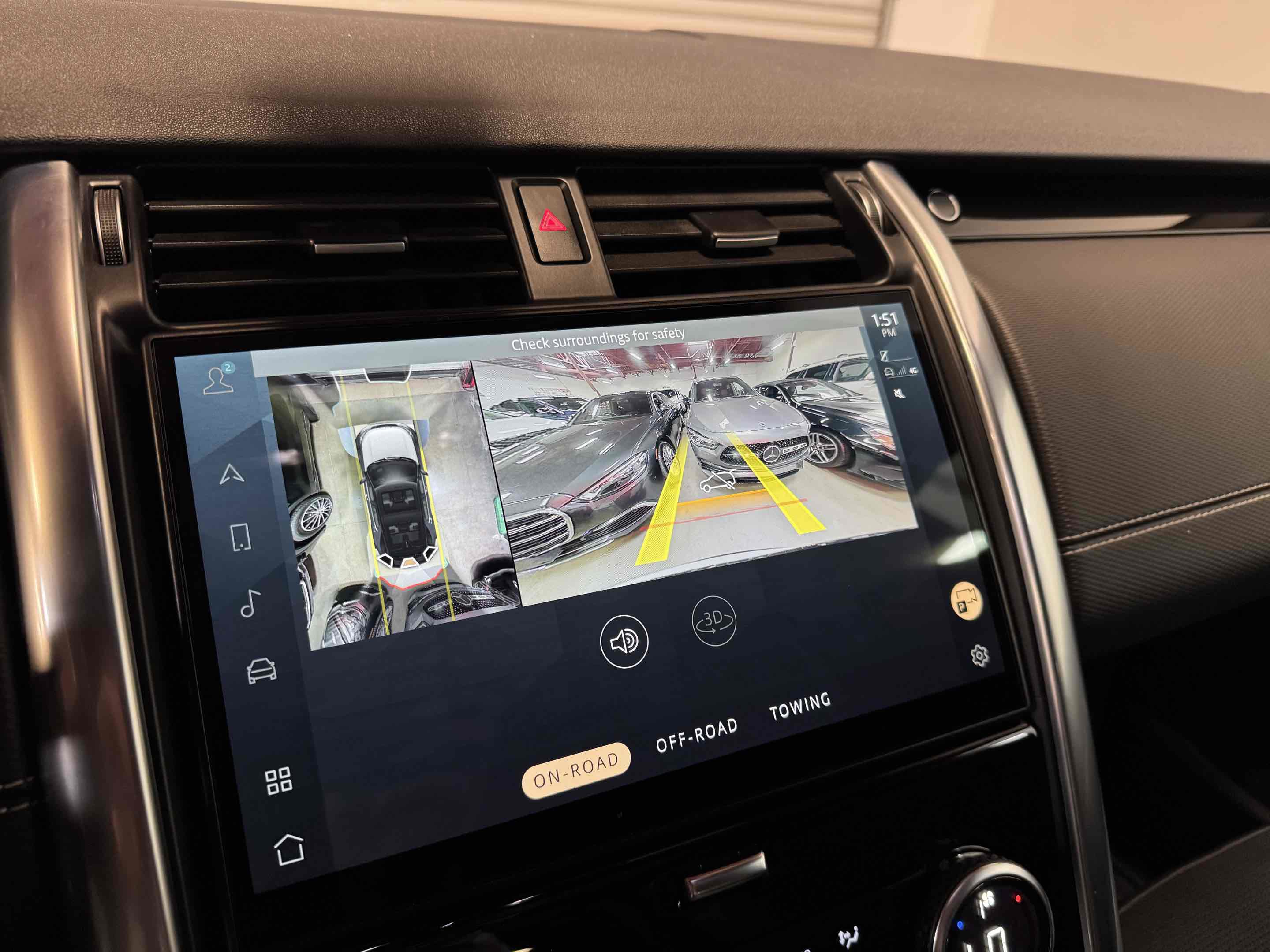 Used 2021 Land Rover Discovery S R-Dynamic image 9