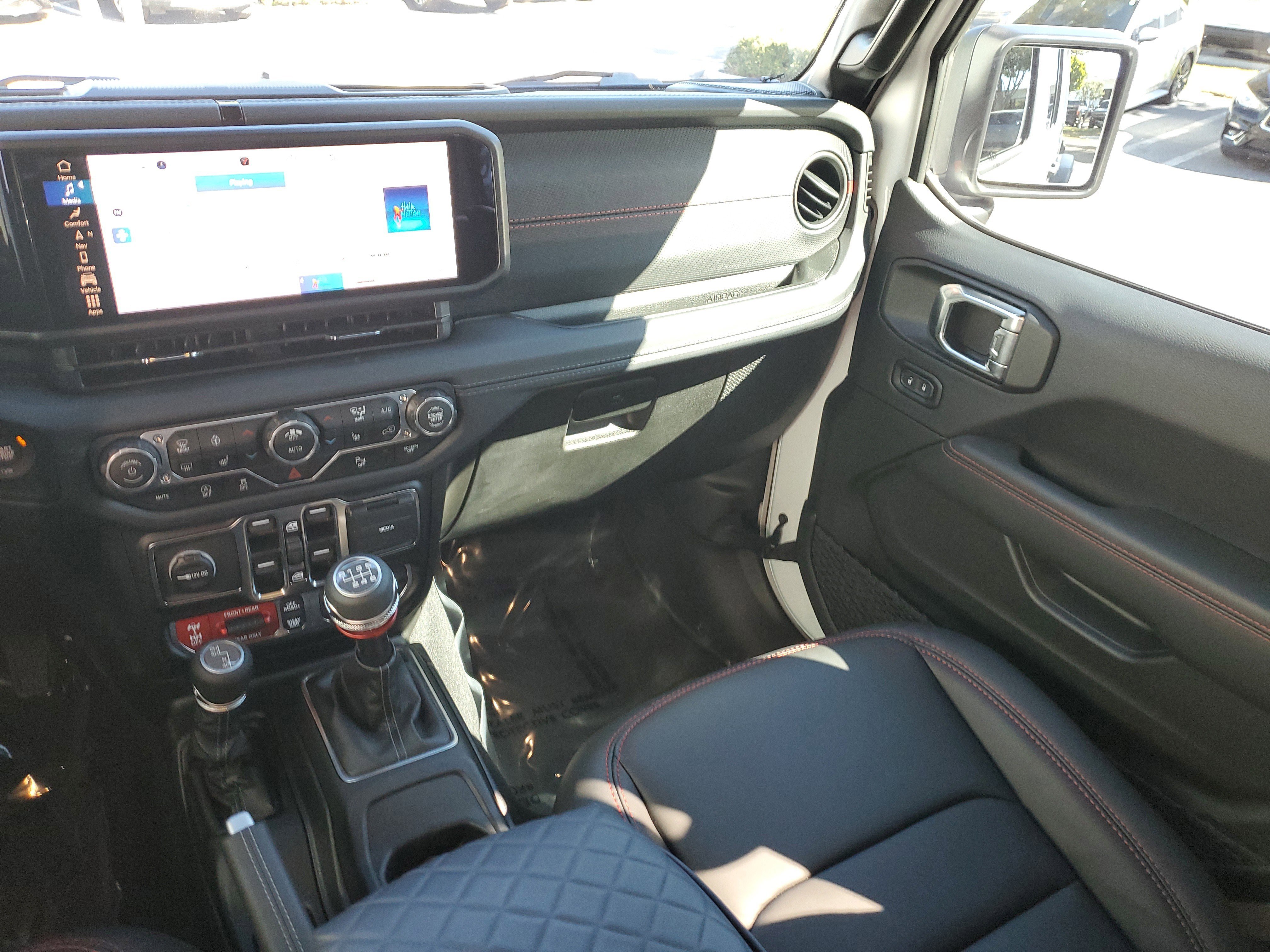 Used 2025 Jeep Wrangler Unlimited Rubicon w/ Safety Group image 13