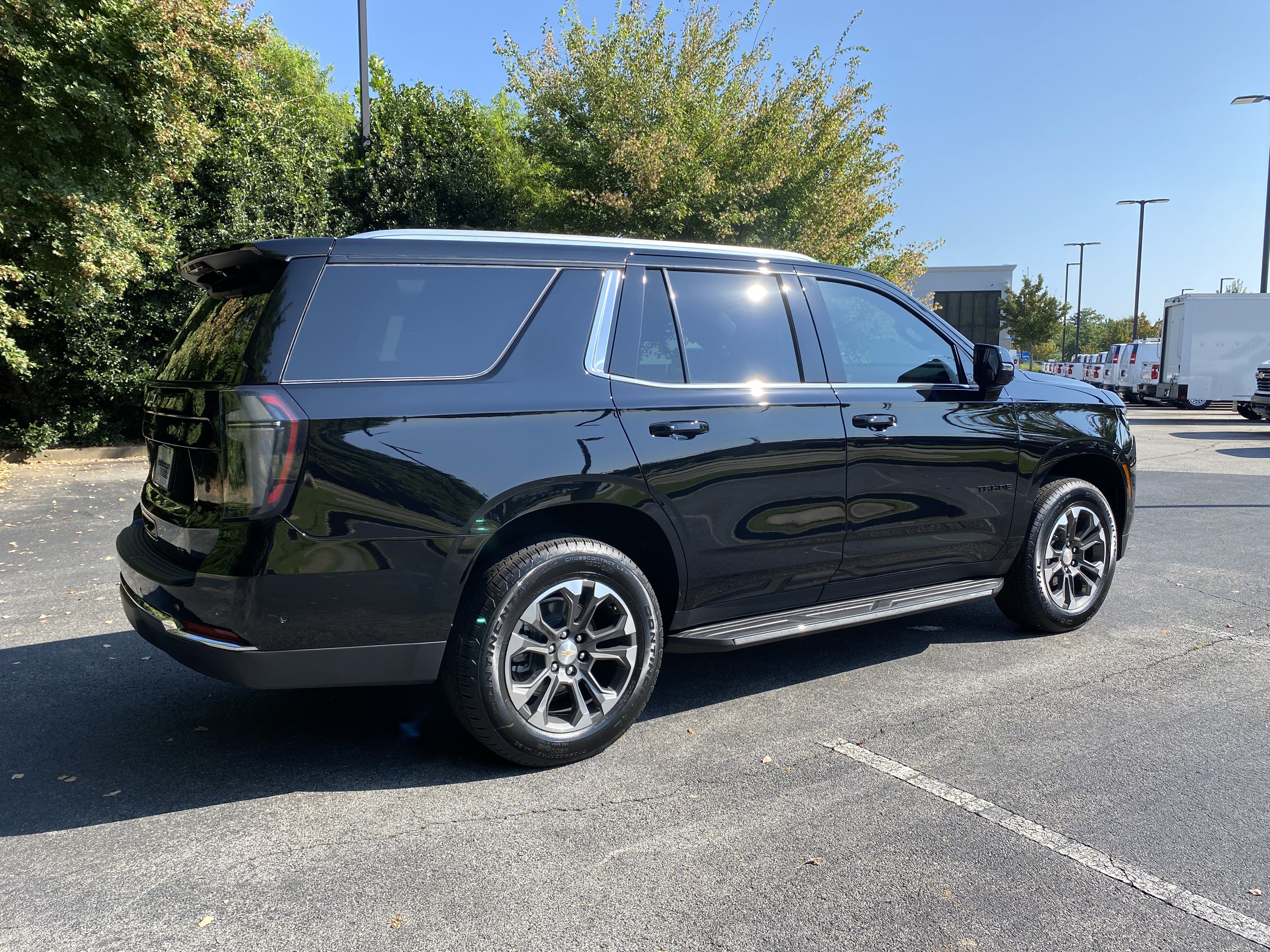 Used 2026 Chevrolet Tahoe LT w/ Comfort Package AWD/4WD image 9