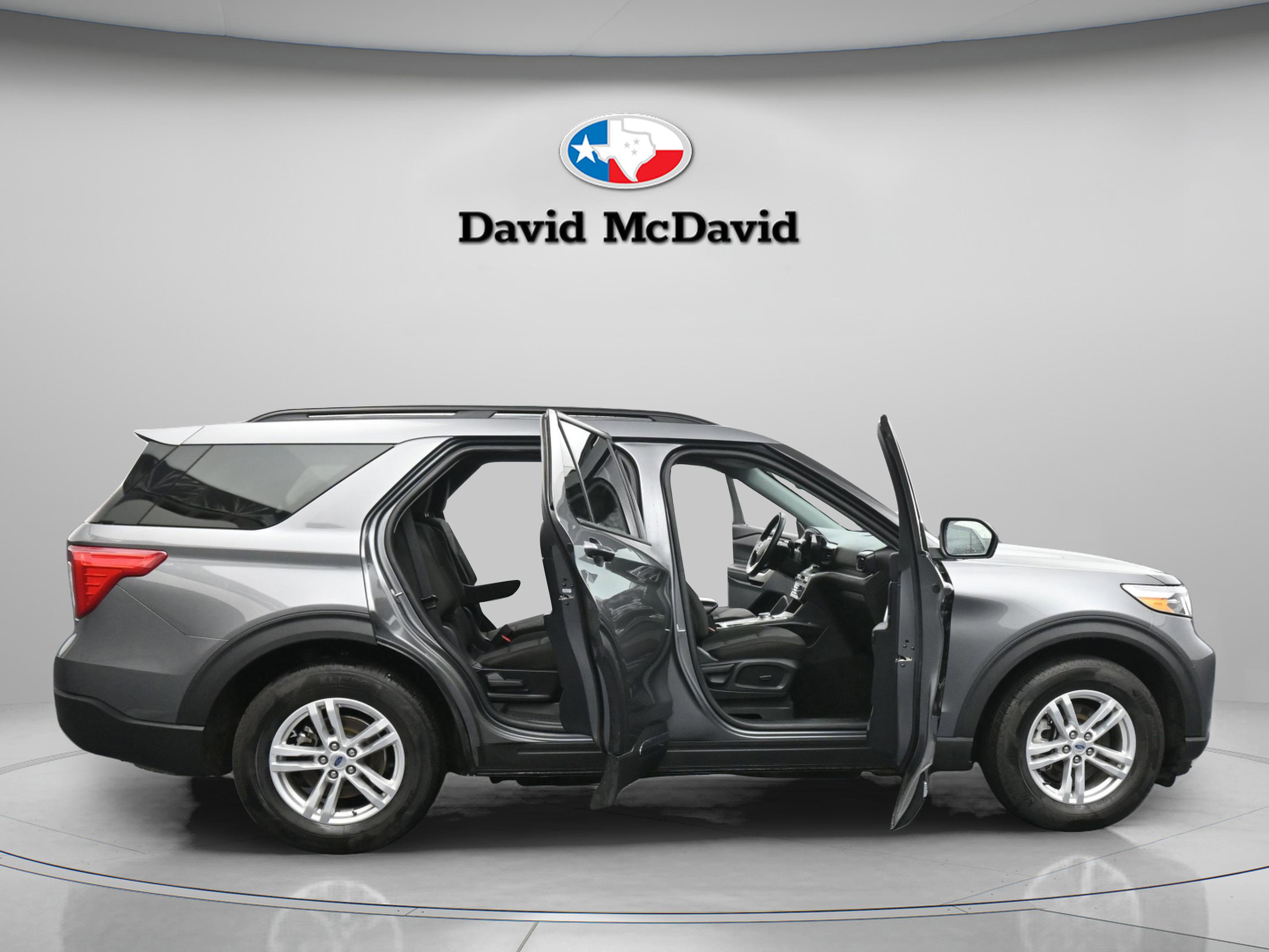 Used 2023 Ford Explorer XLT RWD image 43