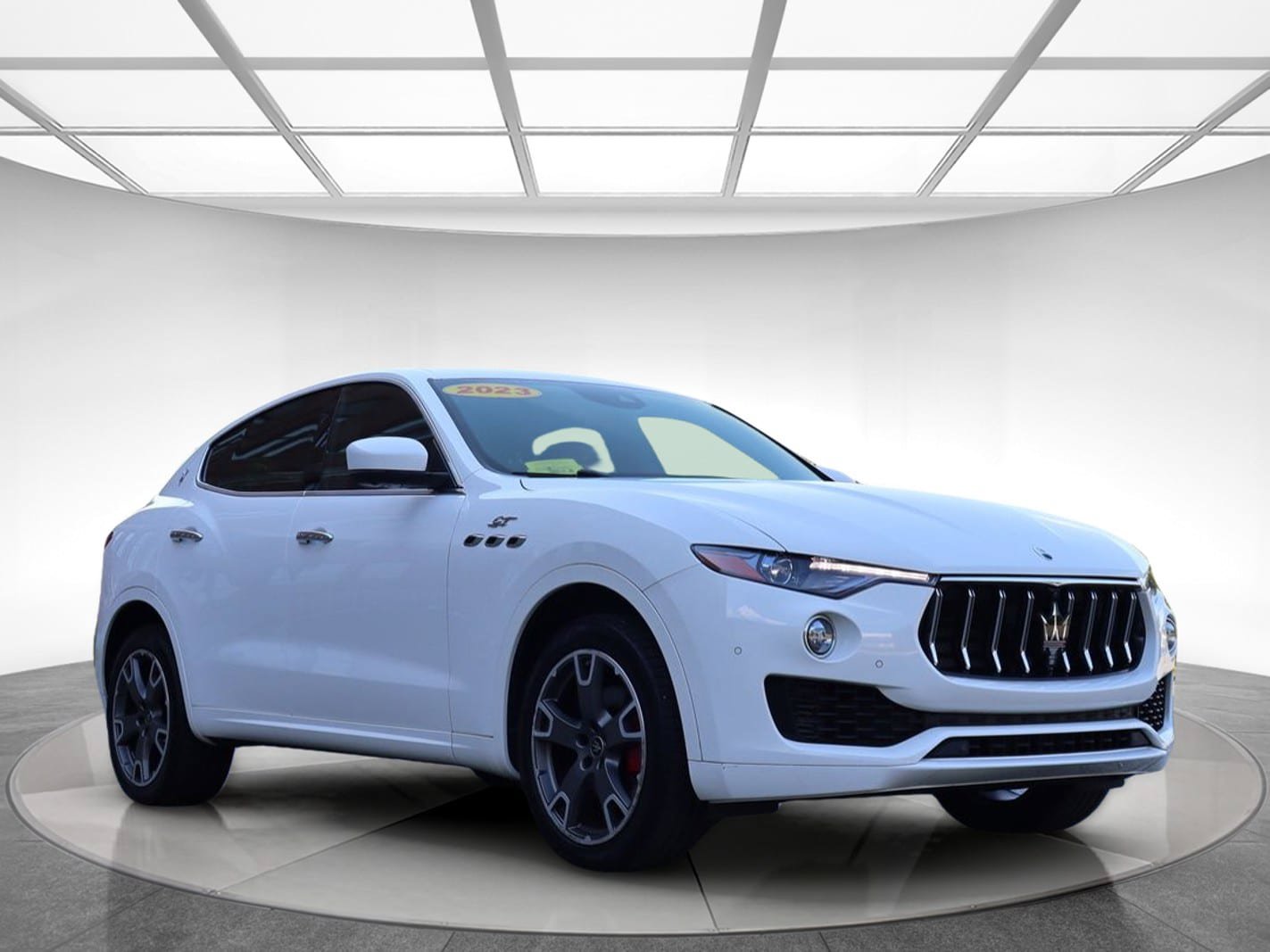 Used 2023 Maserati Levante GT AWD/4WD image 3