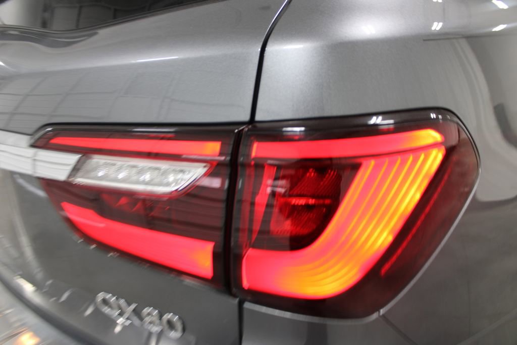 Used 2018 INFINITI QX80 4WD w/ Driver Assistance Package image 13