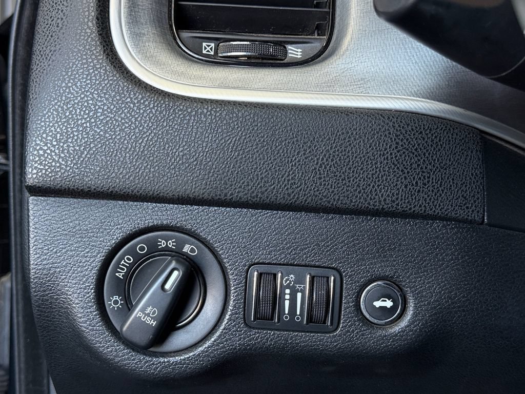 Used 2017 Dodge Charger R/T RWD image 18