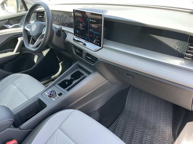 Certified 2026 Volkswagen Tiguan SE w/ Panoramic Sunroof Package FWD image 29